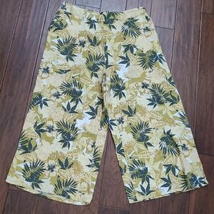 Tahari 100% Linen Wide Leg Cropped Pants with Tropical Floral Design size XL